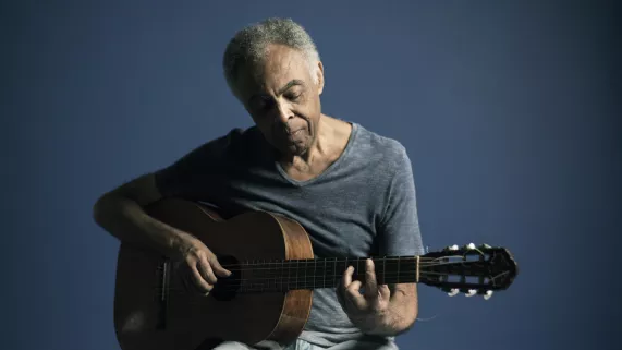 © Daryan Dornelles AMOR AZUL DE GILBERTO GIL ET ALDO BRIZZI
