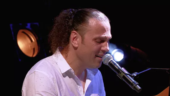 MEDDY GERVILLE EN CONCERT SUR REUNION LA 1ERE