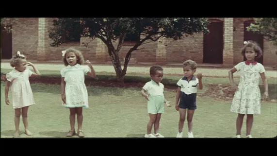 Documentaire : Métis, les enfants cachés de la colonisation Documentaire : Métis, les enfants cachés de la colonisation