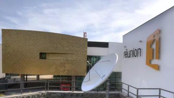 DIMANCHE POLITIQUE - Présentation : Gaël Le Dantec Invitée : Juliana M'Doihoma, maire de Saint-Louis  Dimanche 5 décembre  2021 à 14.00 et à 18.00