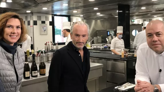 Ça Roule en Cuisine - Alexandre Bader et Arnaud Lallement, crédit FTV