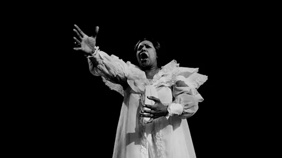 Documentaire : Mademoiselle Eda-Pierre, en scène