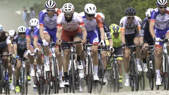 Peloton Tro Bro Leon © Sébastien Delaunay