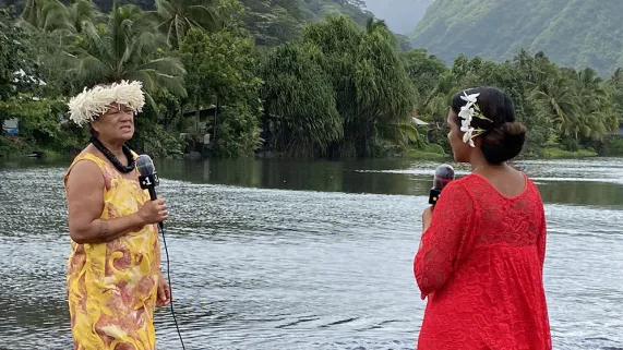 Marguerite LAI et Lovaina CHAPMAN Hommage à Jean Claude TERIIEROOITERAI
