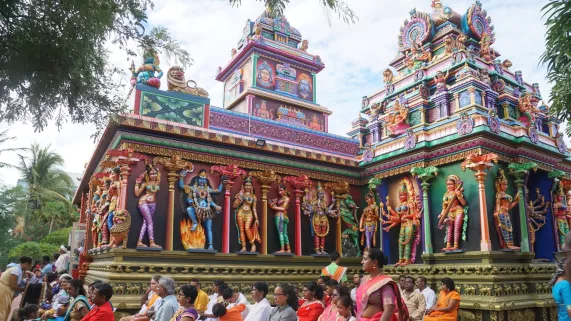 Nouvel An Tamoul La tradition à l’honneur Célébrons la nouvelle année 5123 sur Réunion la 1ère