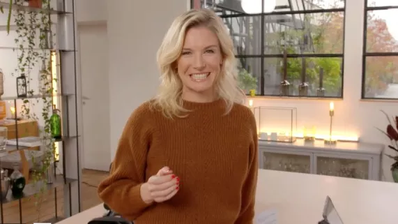 Louise Ekland dans On a la solution ! - Mon énergie peut-elle être plus verte ?