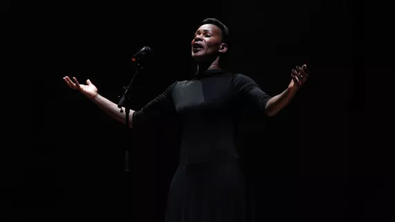 Moi, Tituba sorcière.. noire de Salem  Moi, Tituba sorcière.. noire de Salem