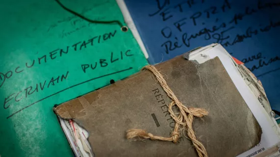 On préfèrerait tous écrire des lettres d'amour - sénior power CREDIT Temps noir On préfèrerait tous écrire des lettres d'amour - sénior power CREDIT Temps noir