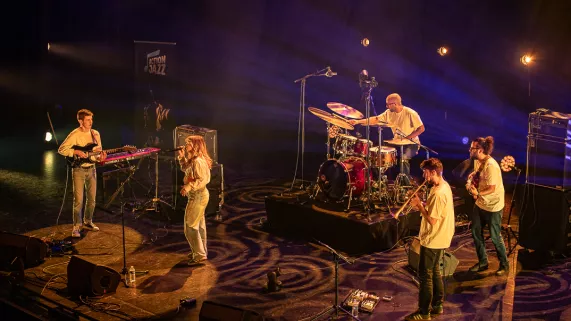 Loriane And Friends-Prix Espoir 