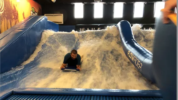 Wave in Paris