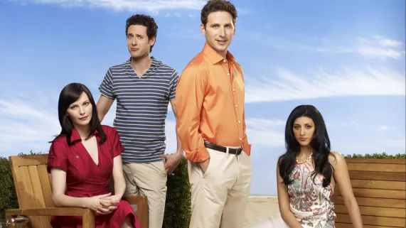 ROYAL PAINS SAISON 5 De nouvelles menaces planent sur le business médical des frères Lawson dans les Hamptons… Vous l’avez compris, "Royal Pains" reprend du service sur Réunion la 1ère  tous les samedis à partir du 15 janvier à 17.00 !