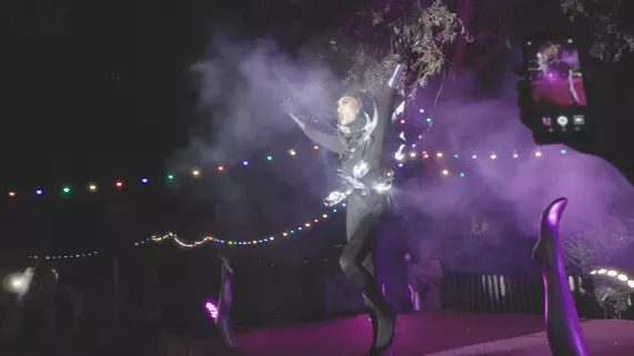 Sous les paillettes Sous les paillettes