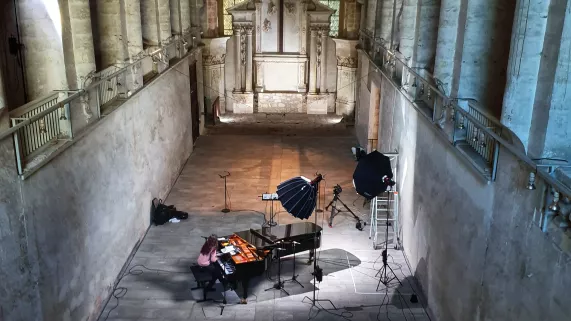 Yael Naim à l'Abbaye du Ronceray Yael Naim à l'Abbaye du Ronceray