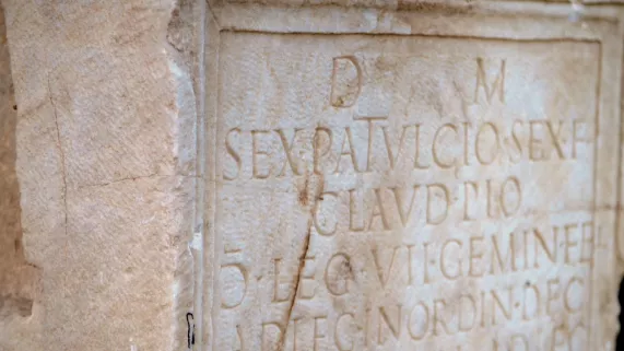 LES SECRETS ENFOUIS D' HERCULANUM