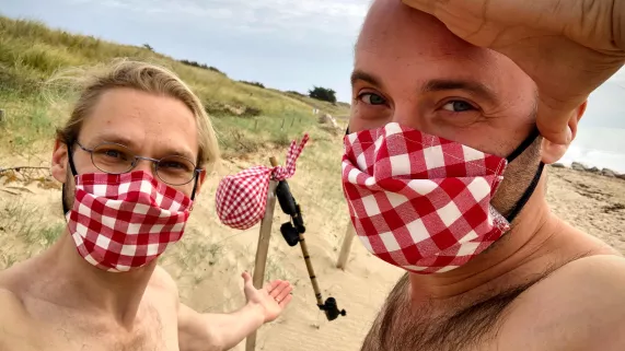 Nus & Culottés / Nus & Confinés Nans et Mouts