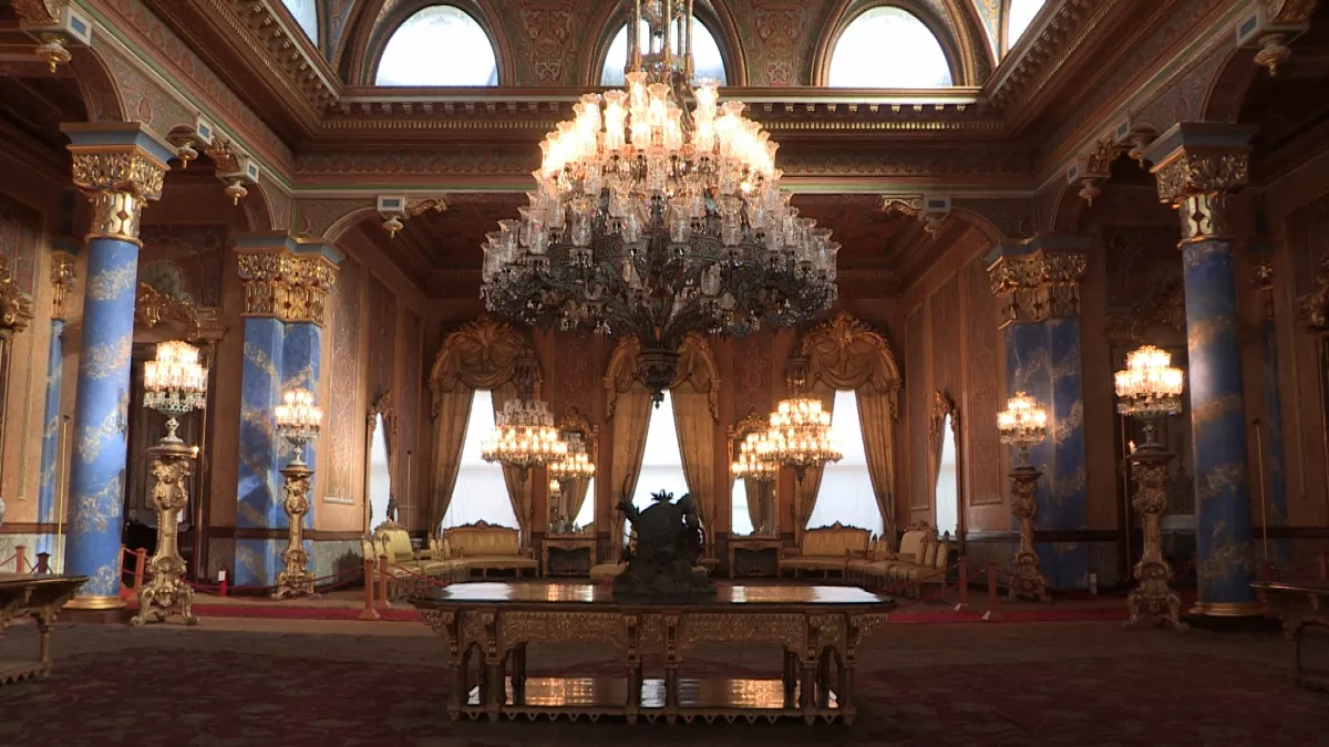 Lustres du palais de Beylerbeyi à Istanbul