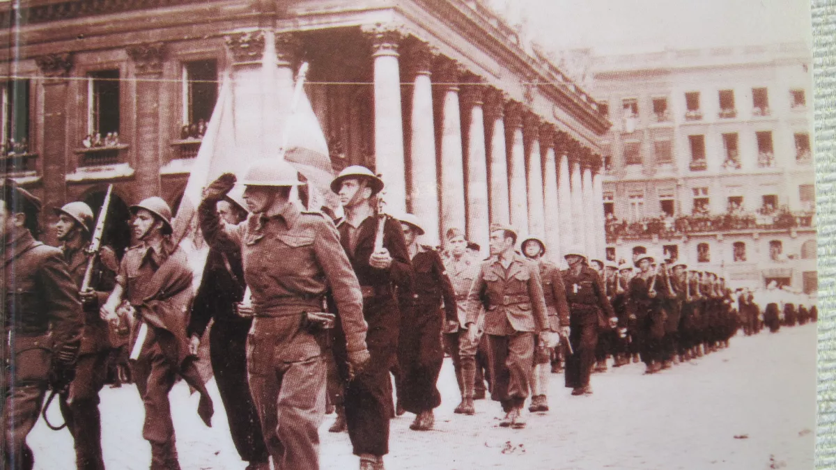 Défilé à Bordeaux le 28 avril 1945 Défilé à Bordeaux le 28 avril 1945