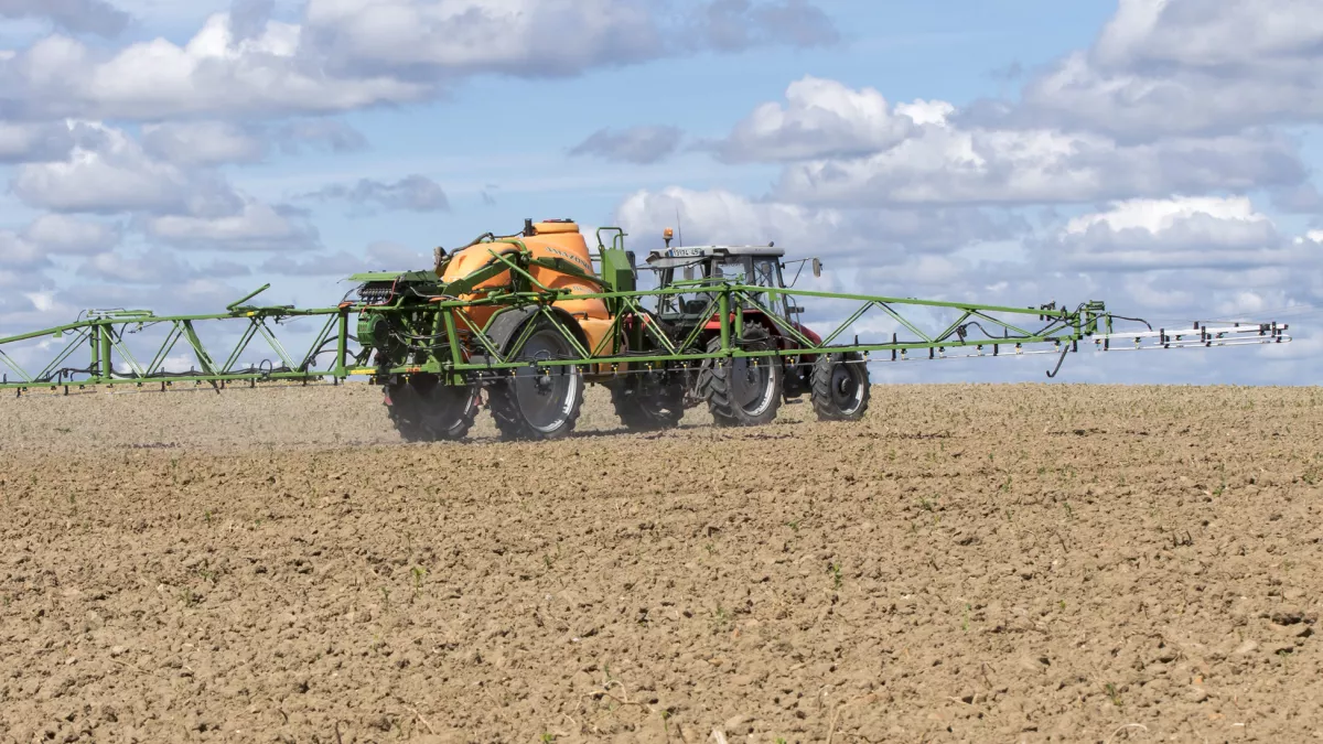 Tracteur - pesticides Copyright MAXPPP