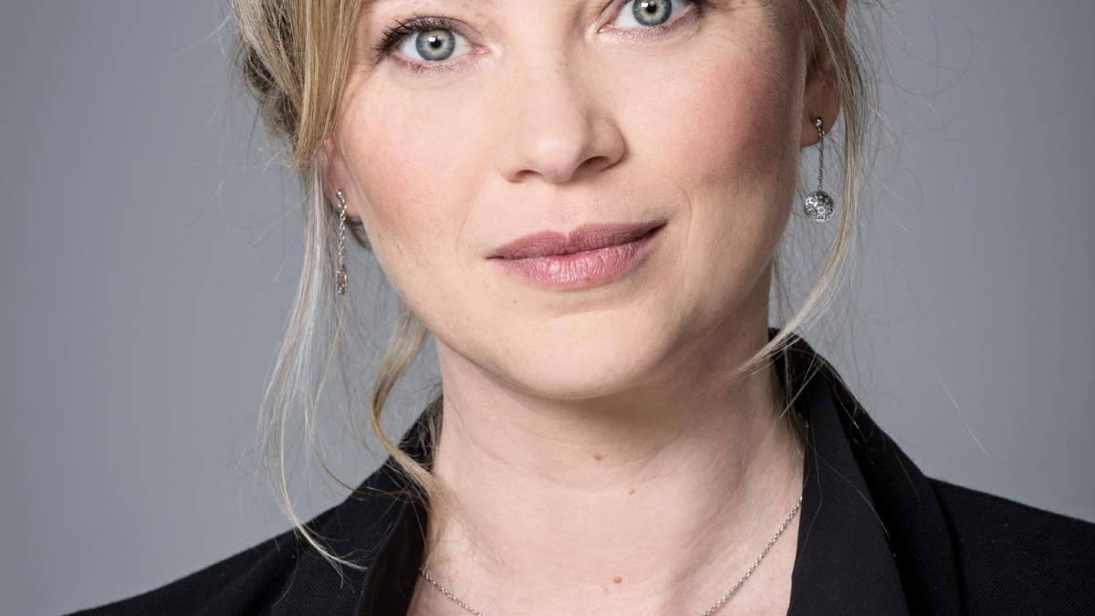 Candice Renoir A Beau Mentir Qui Vient De Loin Candice Renoir | FranceTvPro.fr
