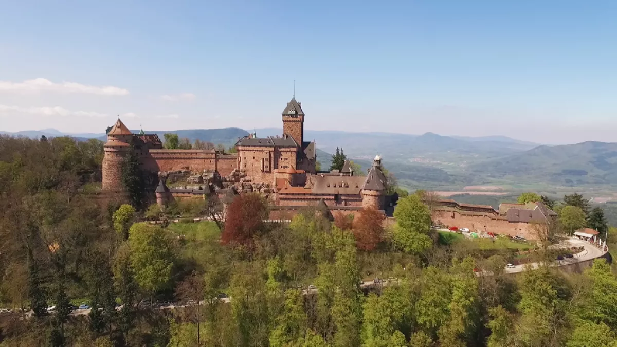 LE CHATEAU DU HAUT-KOENIGSBOURG LE CHATEAU DU HAUT-KOENIGSBOURG