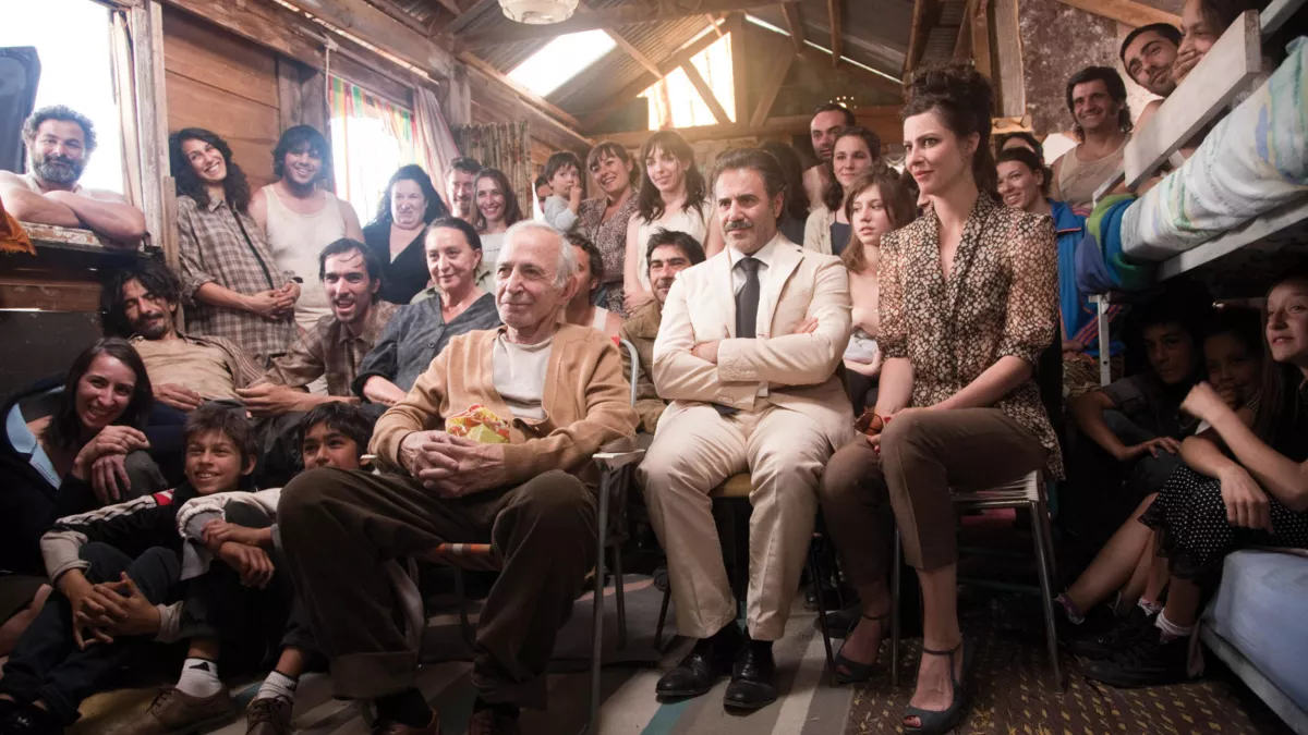 CHEZ GINO FILM DE SAMUEL BENCHETRIT AVEC JOSE GARCIA, ANNA MOUGLALIS… #REUNION 1ERE CHEZ GINO FILM DE SAMUEL BENCHETRIT AVEC JOSE GARCIA, ANNA MOUGLALIS… #REUNION 1ERE