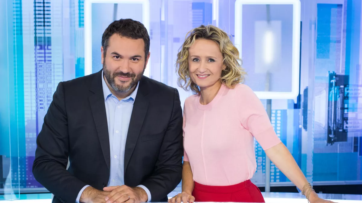 Caroline Roux & Bruce Toussaint Copyright / Delphine Ghosarossian / FTV / SIPA