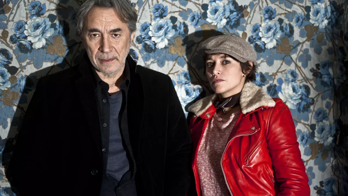 LANESTER SERIE DE FRANCK MANCUSO AVEC RICHARD BERRY, EMMA DE CAUNES… #REUNION 1ERE LANESTER SERIE DE FRANCK MANCUSO AVEC RICHARD BERRY, EMMA DE CAUNES… #REUNION 1ERE
