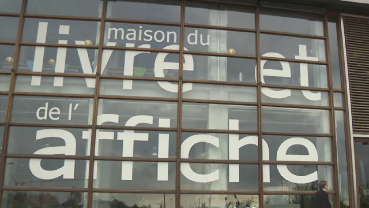 Pourquoi Chercher Plus Loin : Chaumont à l'affiche Les silos, maison du livre et de l'affiche