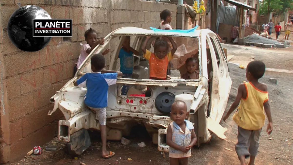 PLANETE INVESTIGATION : CONFRONTATION MAYOTTE AU BORD DE LA RUPTURE PLANETE INVESTIGATION : CONFRONTATION MAYOTTE AU BORD DE LA RUPTURE