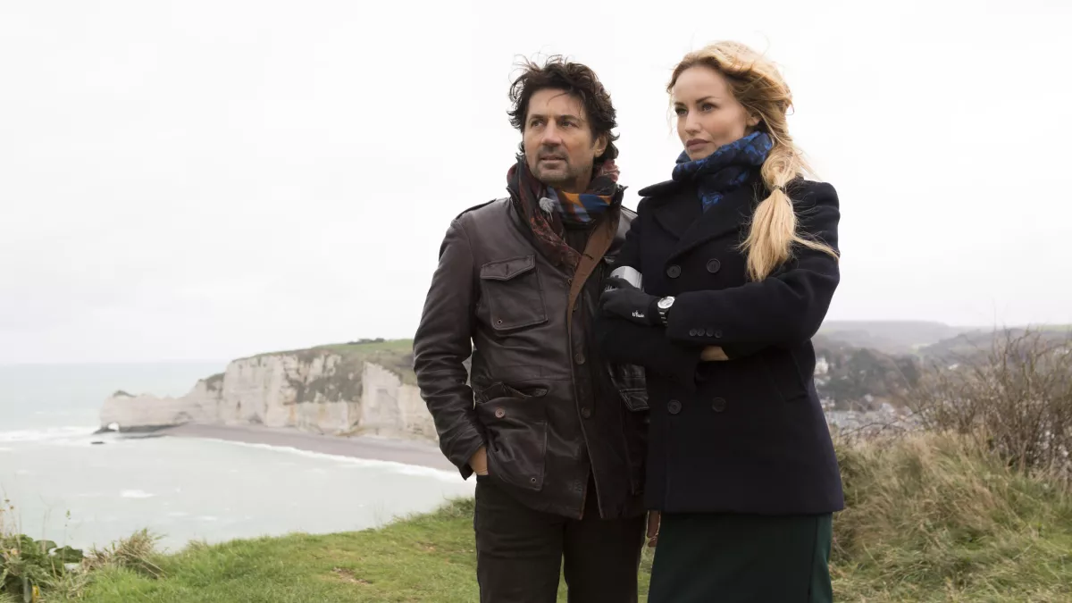 Nathalie Guyon / Capa Drama / FTV 2014 MEURTRES A ETRETAT