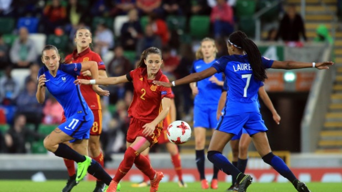 FOOTBALL FEMININ FRANCE/ESPAGNE