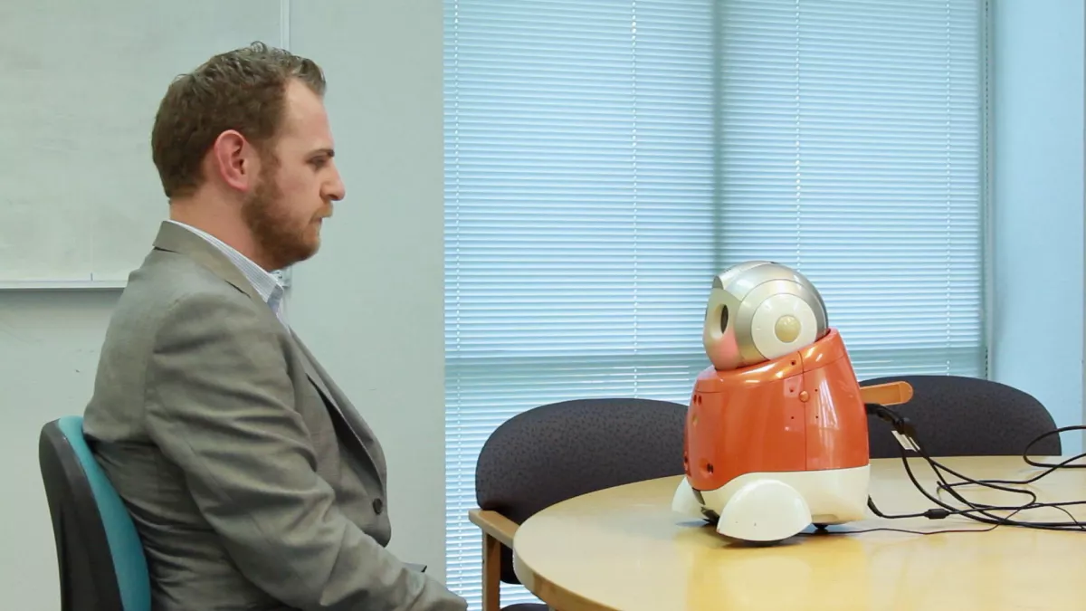 Et si votre recruteur était un robot ? © Cinétévé UN MONDE SANS TRAVAIL ?