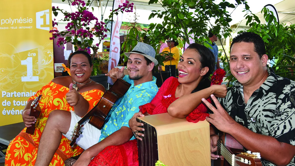 photo TepiuBambridge LA BRINGUE LIVE RADIO ET FARE MA'OHI À HUAHINE