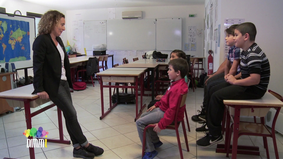 Premier rendez-vous à Santa-Maria-Siché Manu Leopoldi part à la rencontre des écoliers de Corse