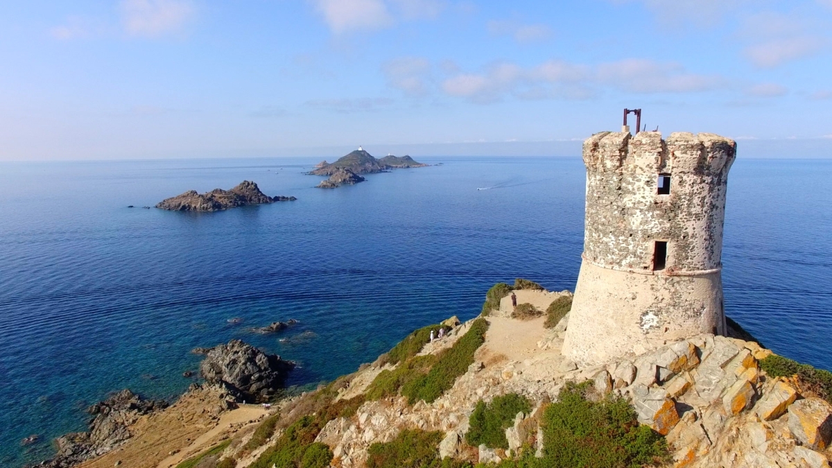 Les Sanguinaires, un des plus célèbres îlots de Corse Les Sanguinaires, un des plus célèbres îlots de Corse