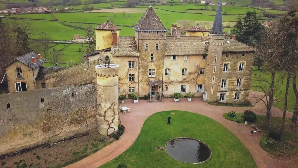 © aprimegroup UNE MAISON UN ARTISTE