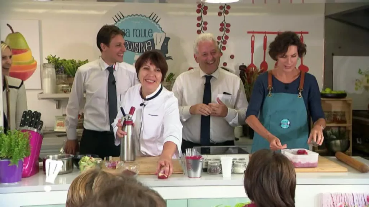 ça roule en cuisine - Nadine Troussard et Sophie Menut - crédit FTV ça roule en cuisine - Nadine Troussard et Sophie Menut - crédit FTV