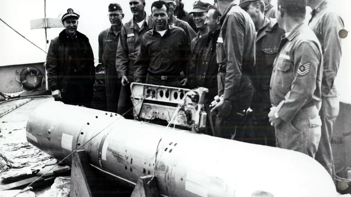 © US Air Force LES BOMBES PERDUES DE LA GUERRE FROIDE