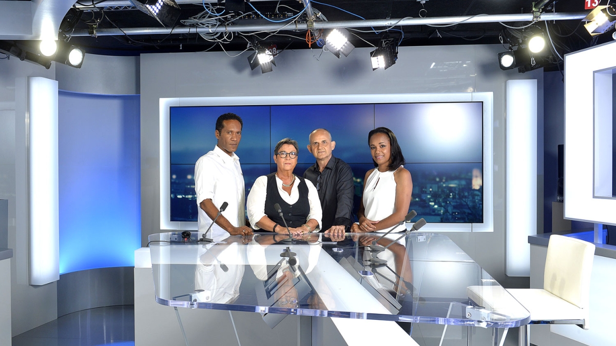 Steeven Gnipate, Nathalie Daly, Bernard Lassauce, Nadine Goapana et Dave Waheo-Hnasson présenteront la soirée spéciale du 4 novembre Steeven Gnipate, Nathalie Daly, Bernard Lassauce, Nadine Goapana et Dave Waheo-Hnasson présenteront la soirée spéciale du 4 novembre
