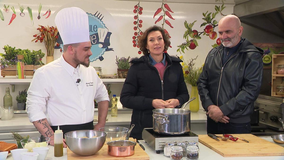 Ça roule en cuisine - Sophie Menut avec Ezio Bottoni et Arnaud Garro - crédit FTV