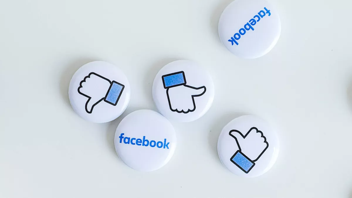 NOUVELLE IDENTITÉ SUR FACEBOOK NOUVELLE IDENTITÉ SUR FACEBOOK