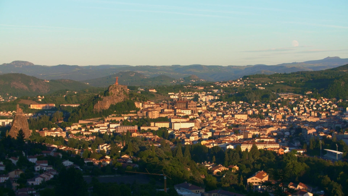 LES 100 LIEUX QU