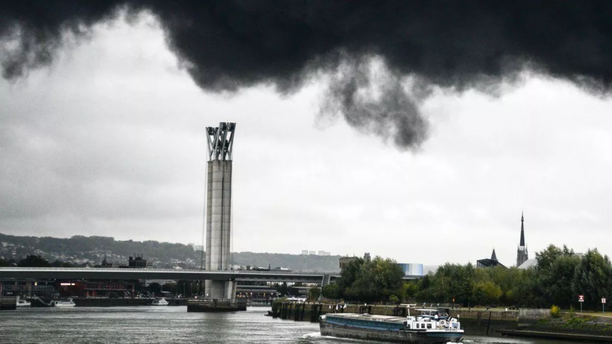 Lubrizol Rouen 2 by Erik Berg_0 Lubrizol Rouen 2 by Erik Berg_0