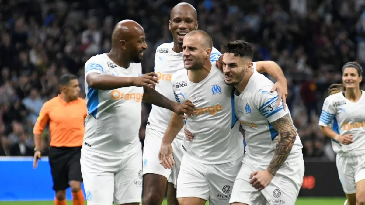 Le Match des héros, le 13 octobre 2021 à Marseille Footballeurs à Marseille pour le Match des Héros