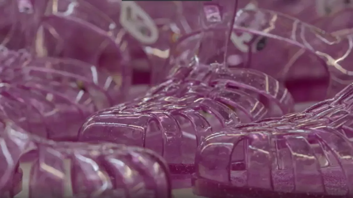 Sandale en plastique