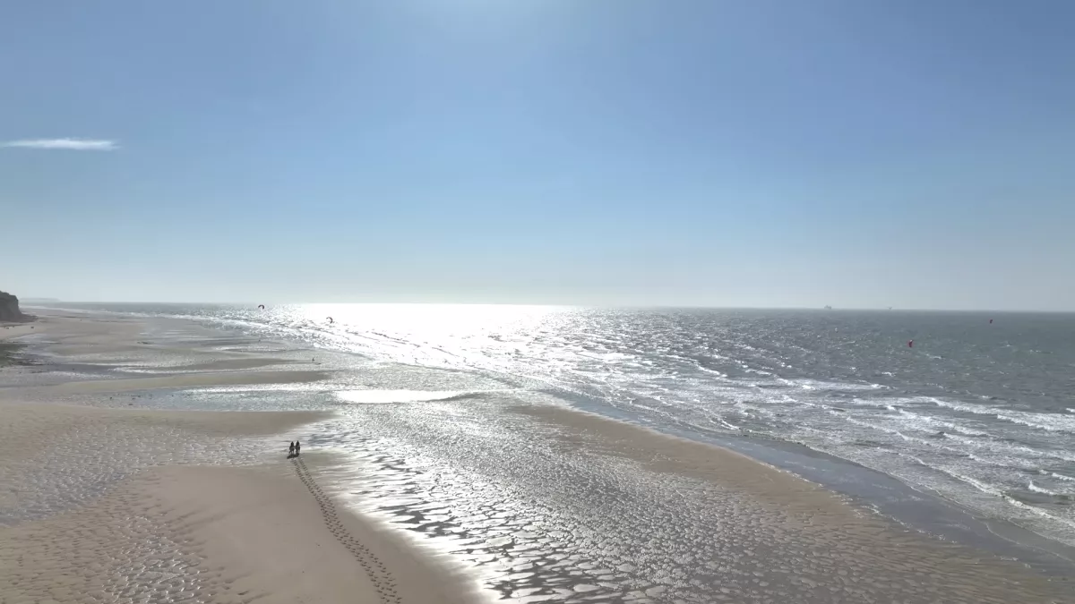 CALAIS Cavaliers plage et mer (c) Hikari.jpeg