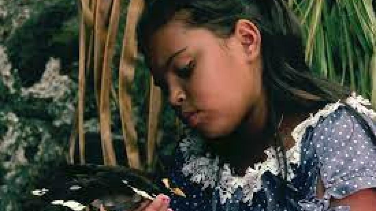 Sur l’île de La Réunion, à l’abri des regards, vit une famille de coupeurs de cannes aux racines malgaches, africaines et indiennes. -Un film d’Esther Mazowiecki et Leszek Sawicki sélectionné pour les États généraux du Film Documentaire de Lussas 2021