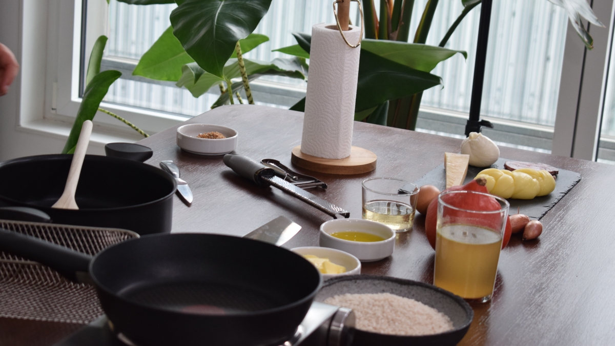 Table avec des aliments 