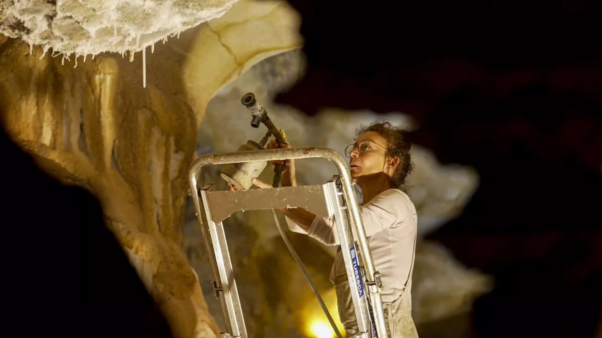 Construction de la réplique - Grotte Cosquer, de l'ombre à la lumière
