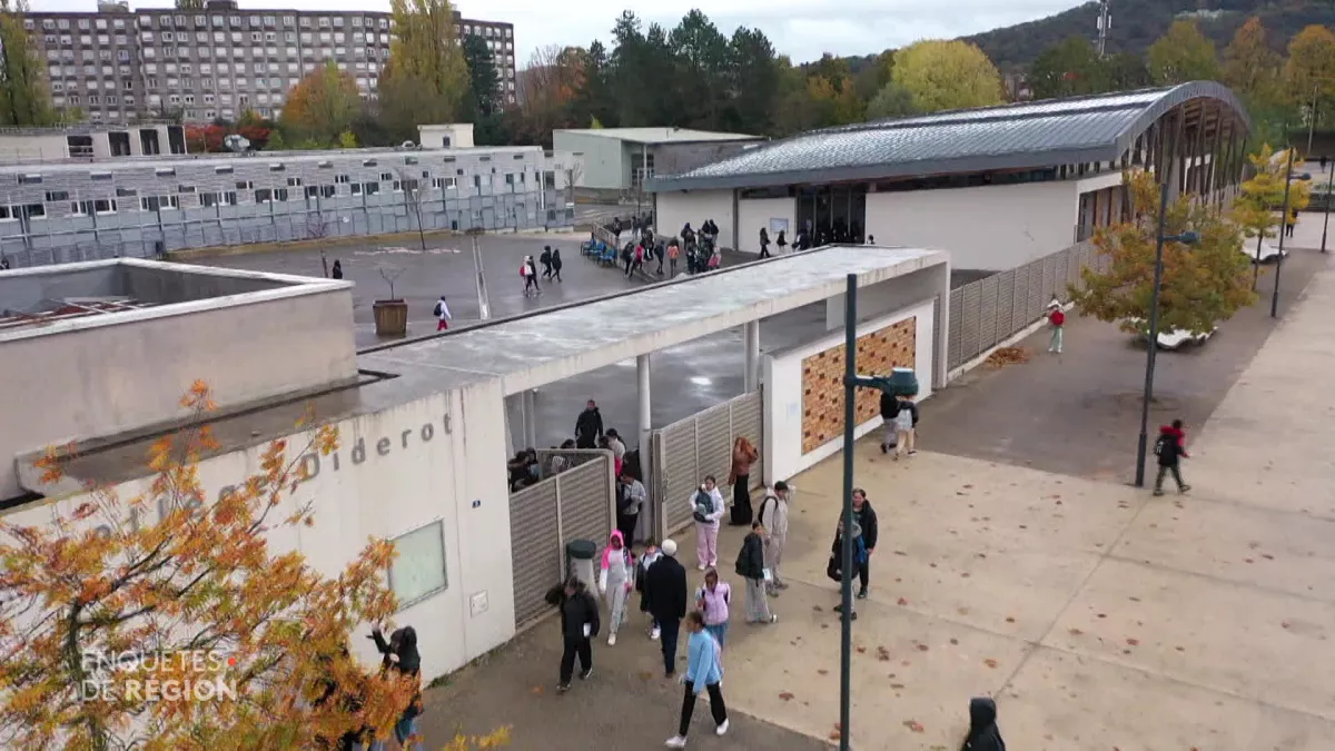Enquêtes de région : L'école Enquêtes de région : L'école